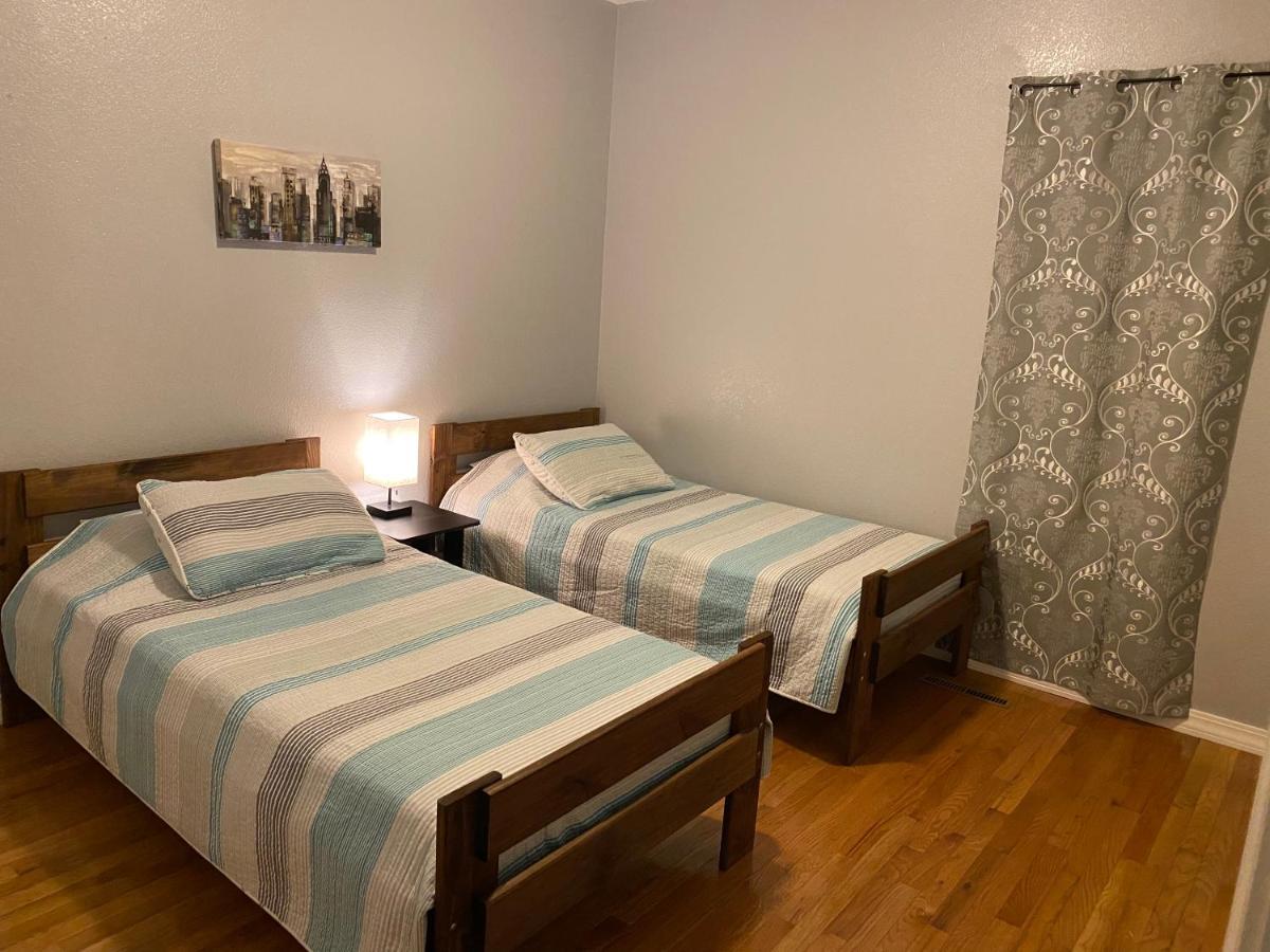 斯普林菲尔德Cozy House With Large Free Parking On Premises别墅 外观 照片